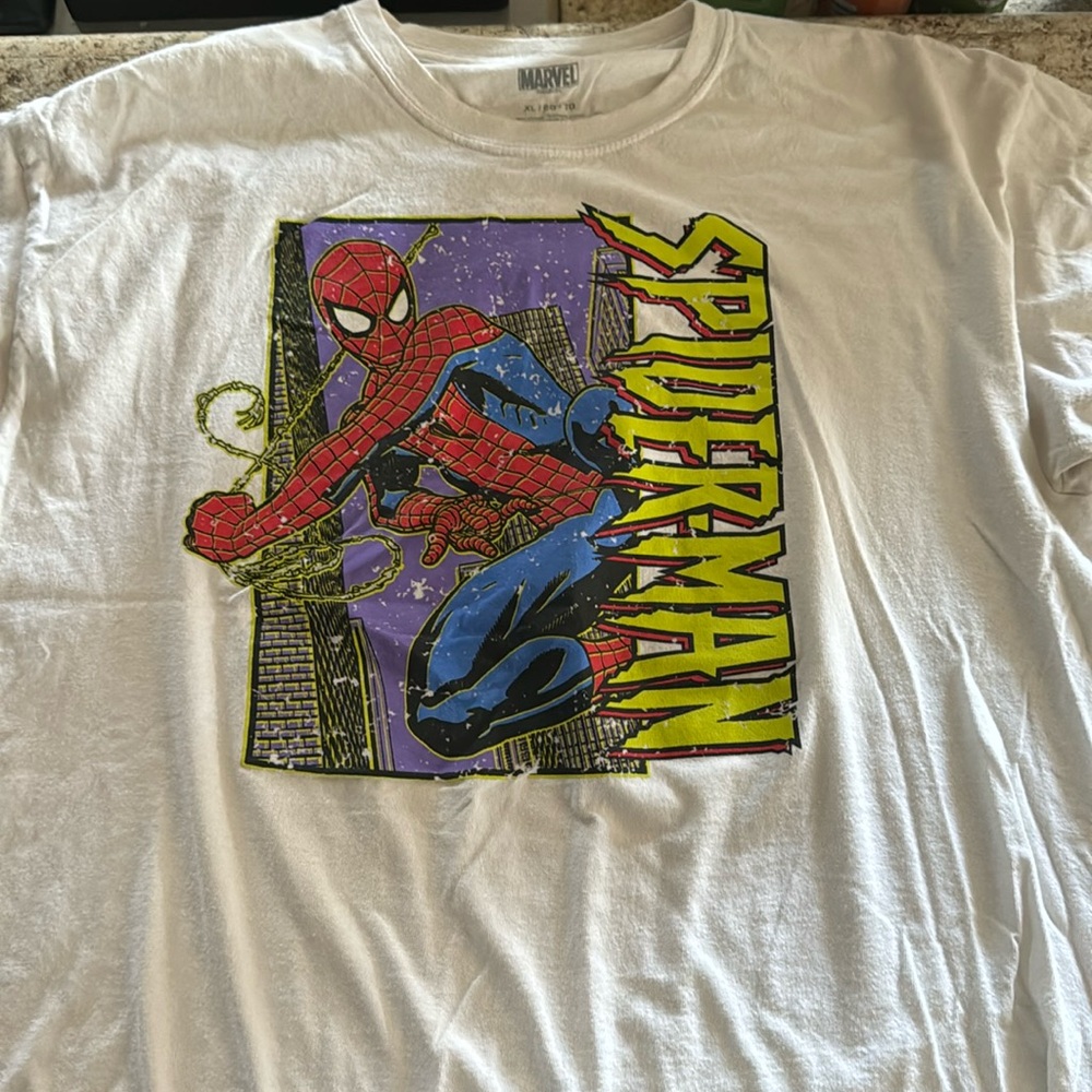 Men’s Marvel Spider-Man shirt XL